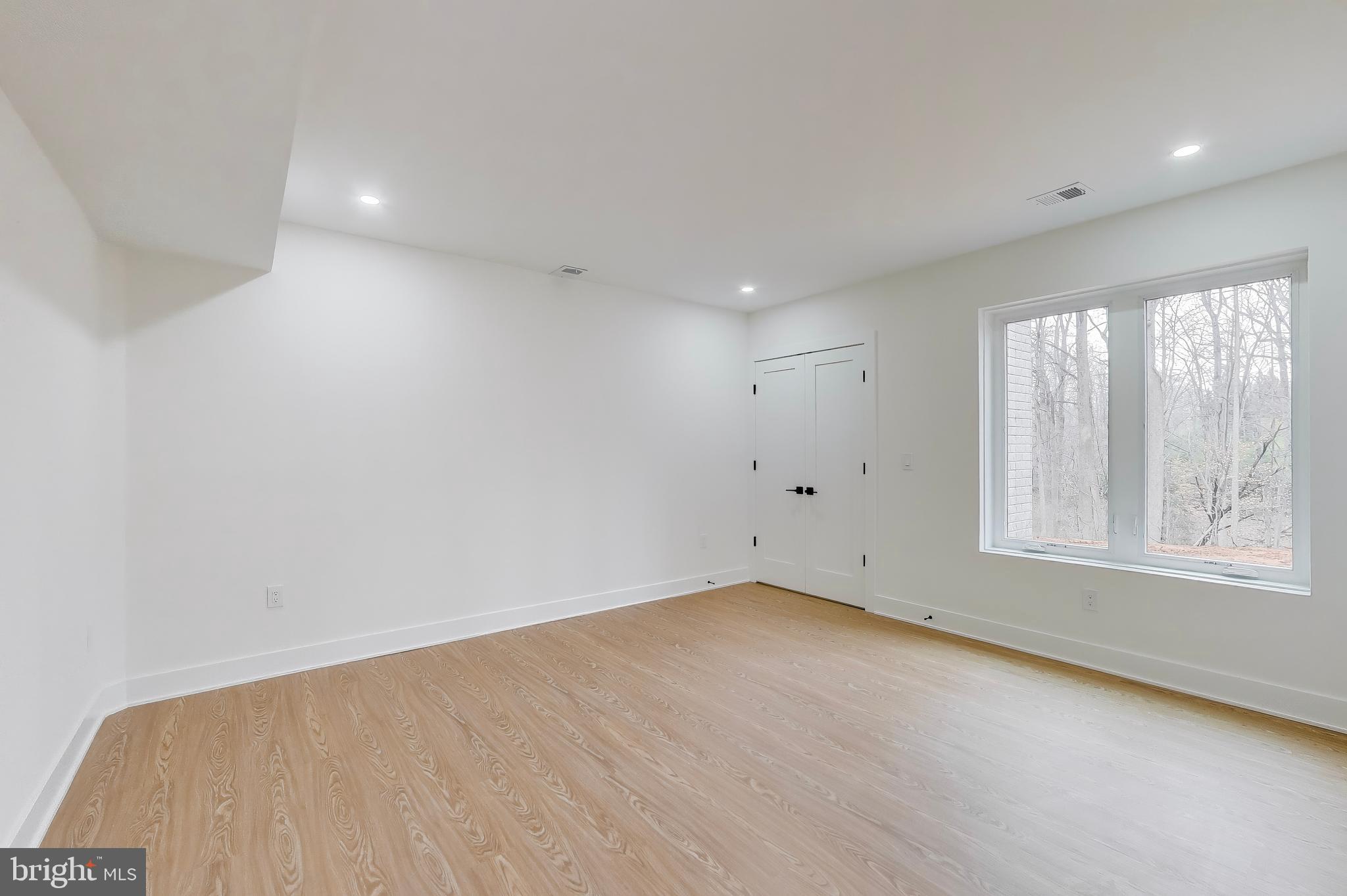 YATES FORD - Residential