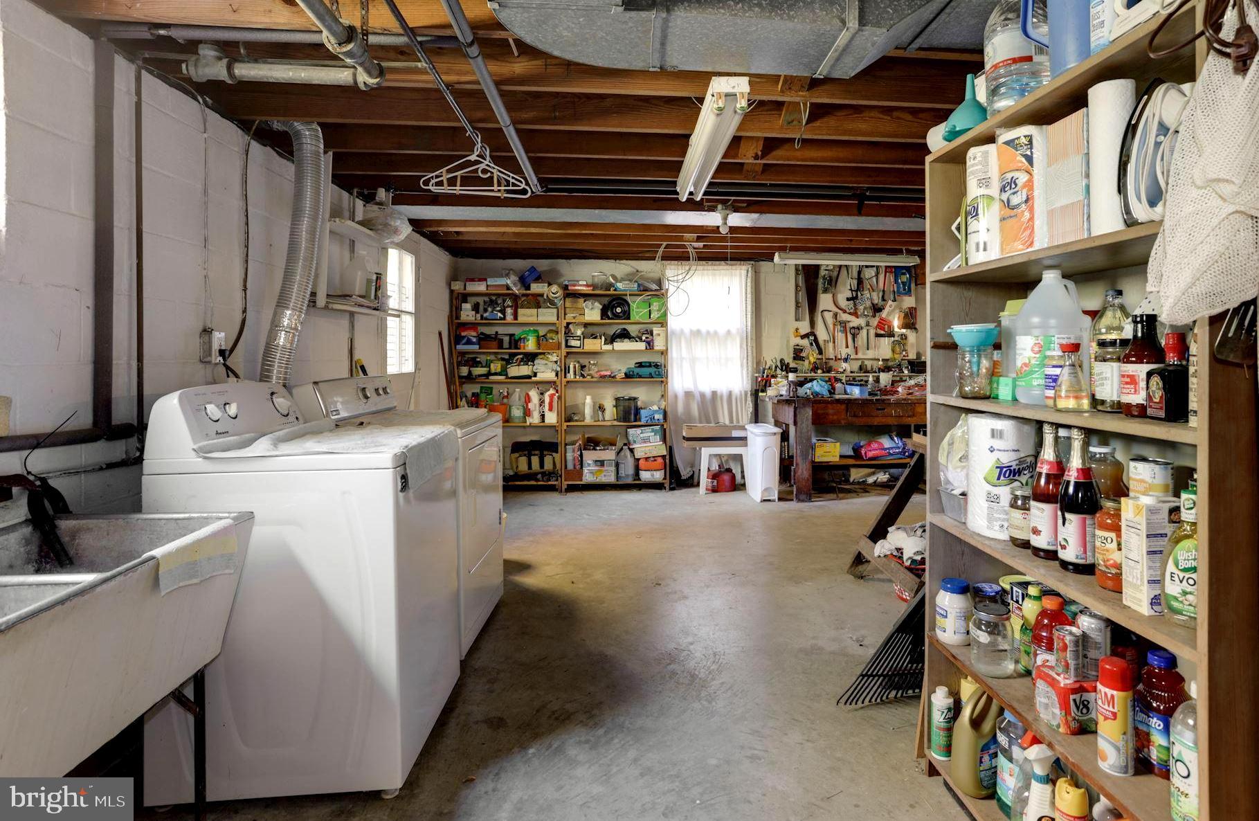 ANNAPOLIS ROADS - Residential