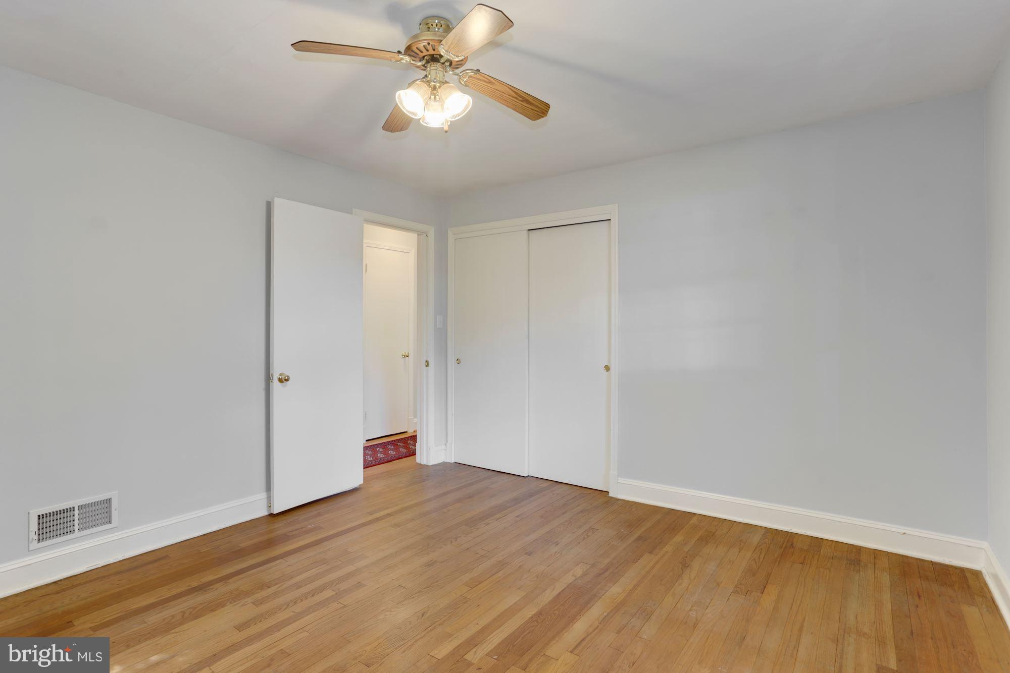 ANNAPOLIS ROADS - Residential