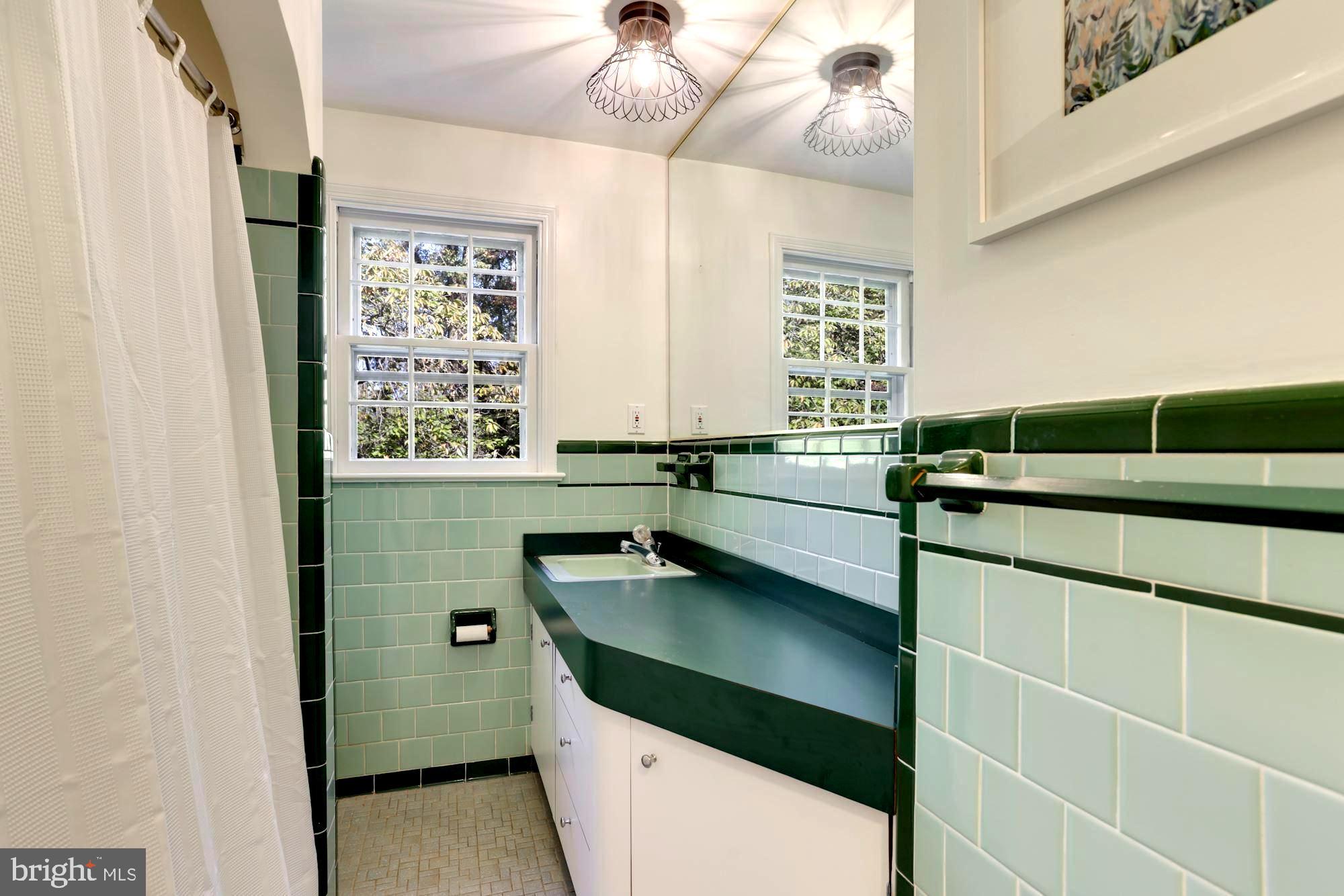 ANNAPOLIS ROADS - Residential