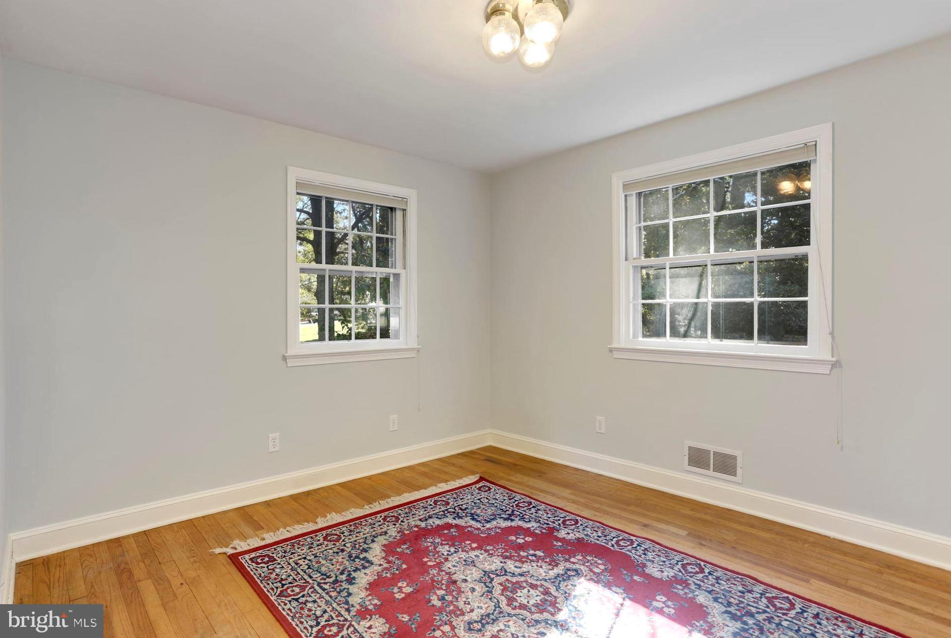 ANNAPOLIS ROADS - Residential