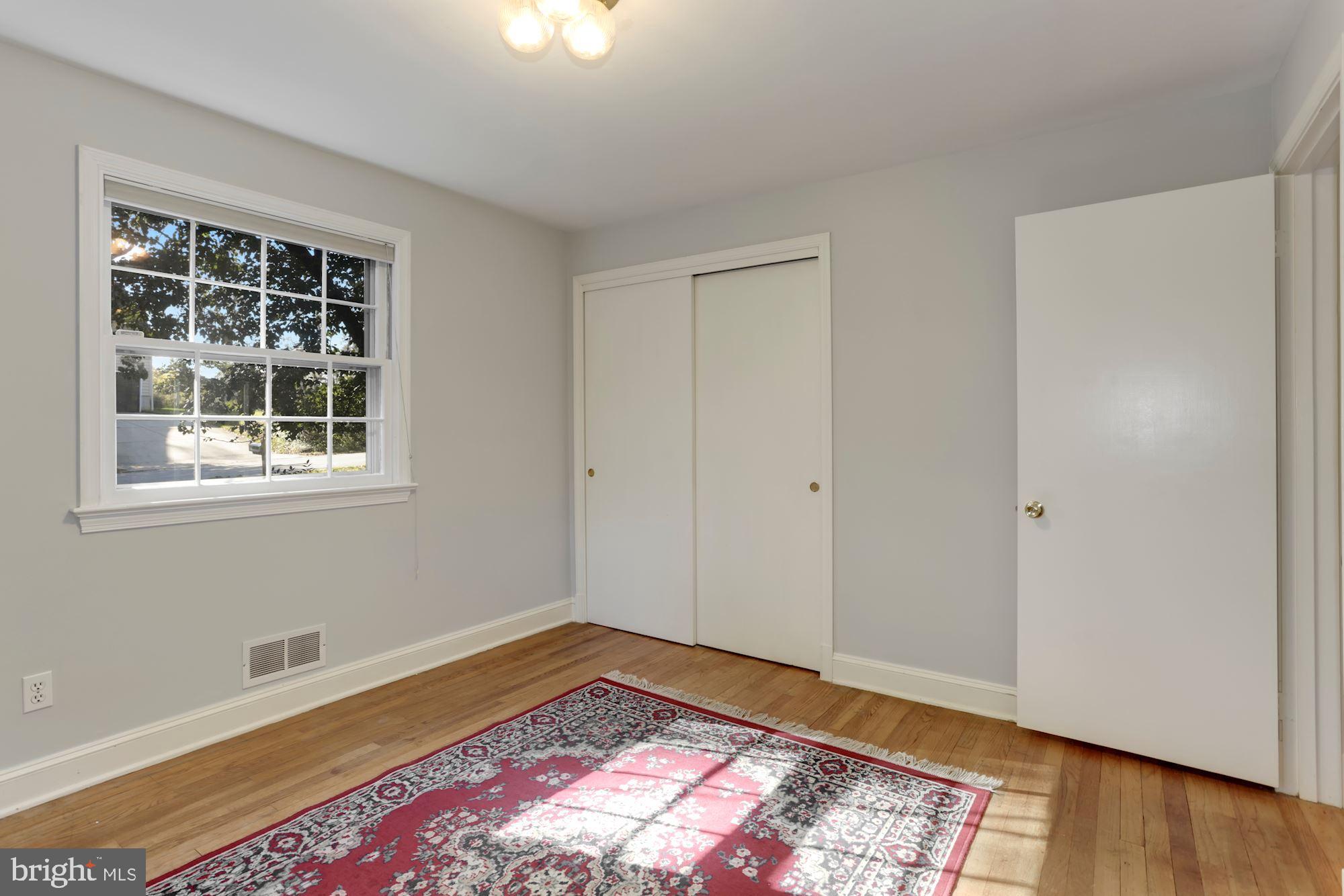 ANNAPOLIS ROADS - Residential