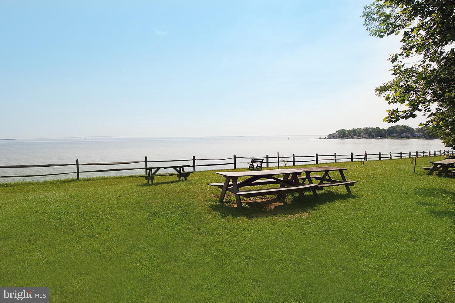 ANNAPOLIS ROADS - Residential