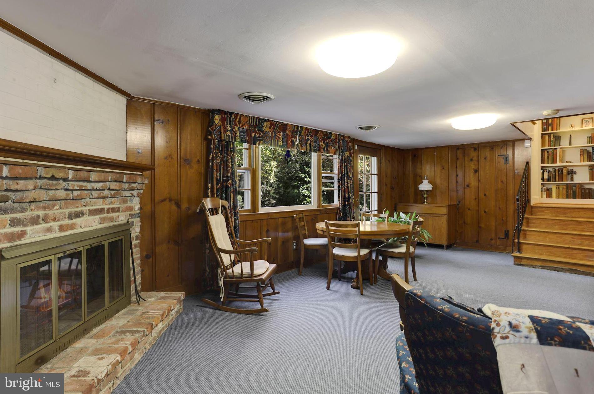 ANNAPOLIS ROADS - Residential