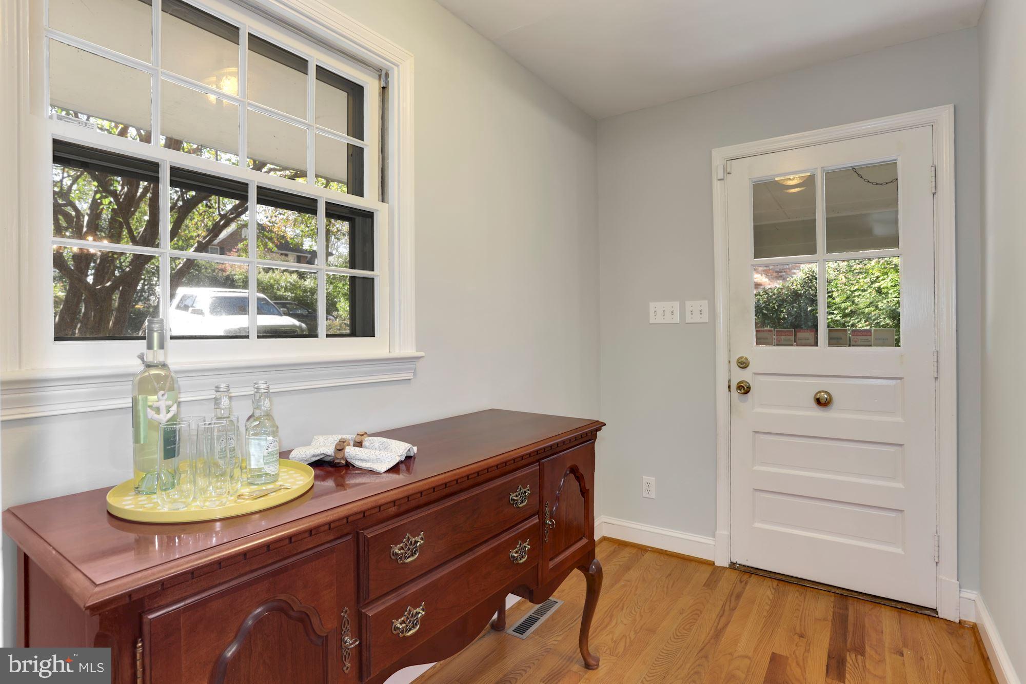 ANNAPOLIS ROADS - Residential