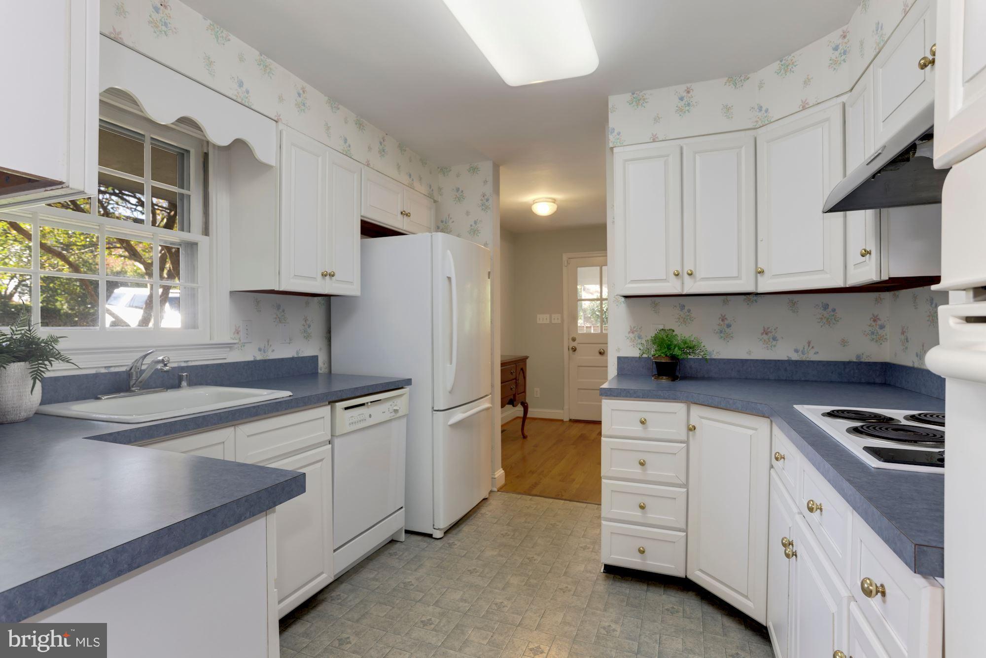 ANNAPOLIS ROADS - Residential