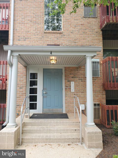Condo For Sale - 4 Banyan Wood Court #304<br/> ESSEX, MD 21221