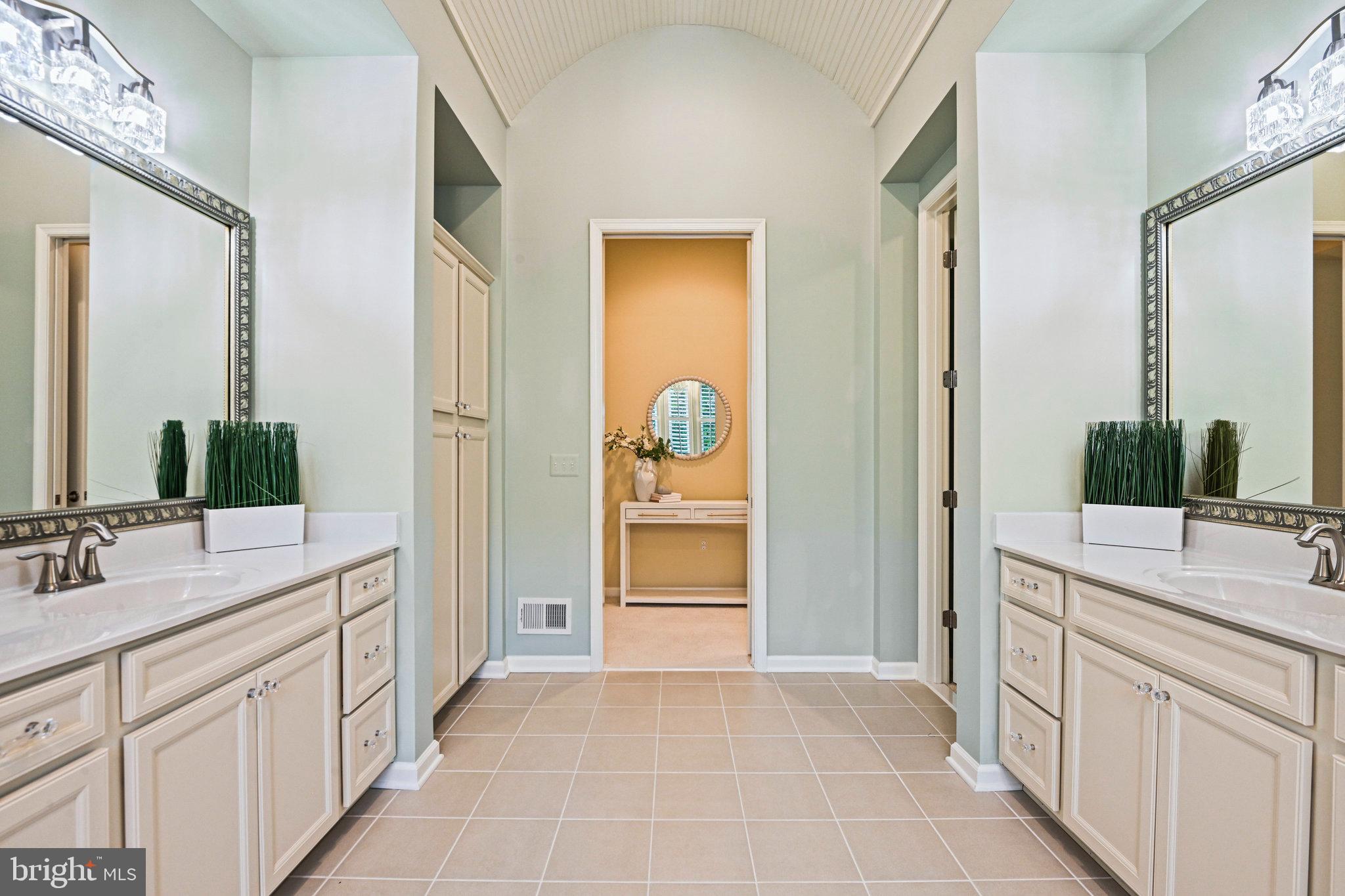 GREENS SOUTH AT WILLOWSF - Residential