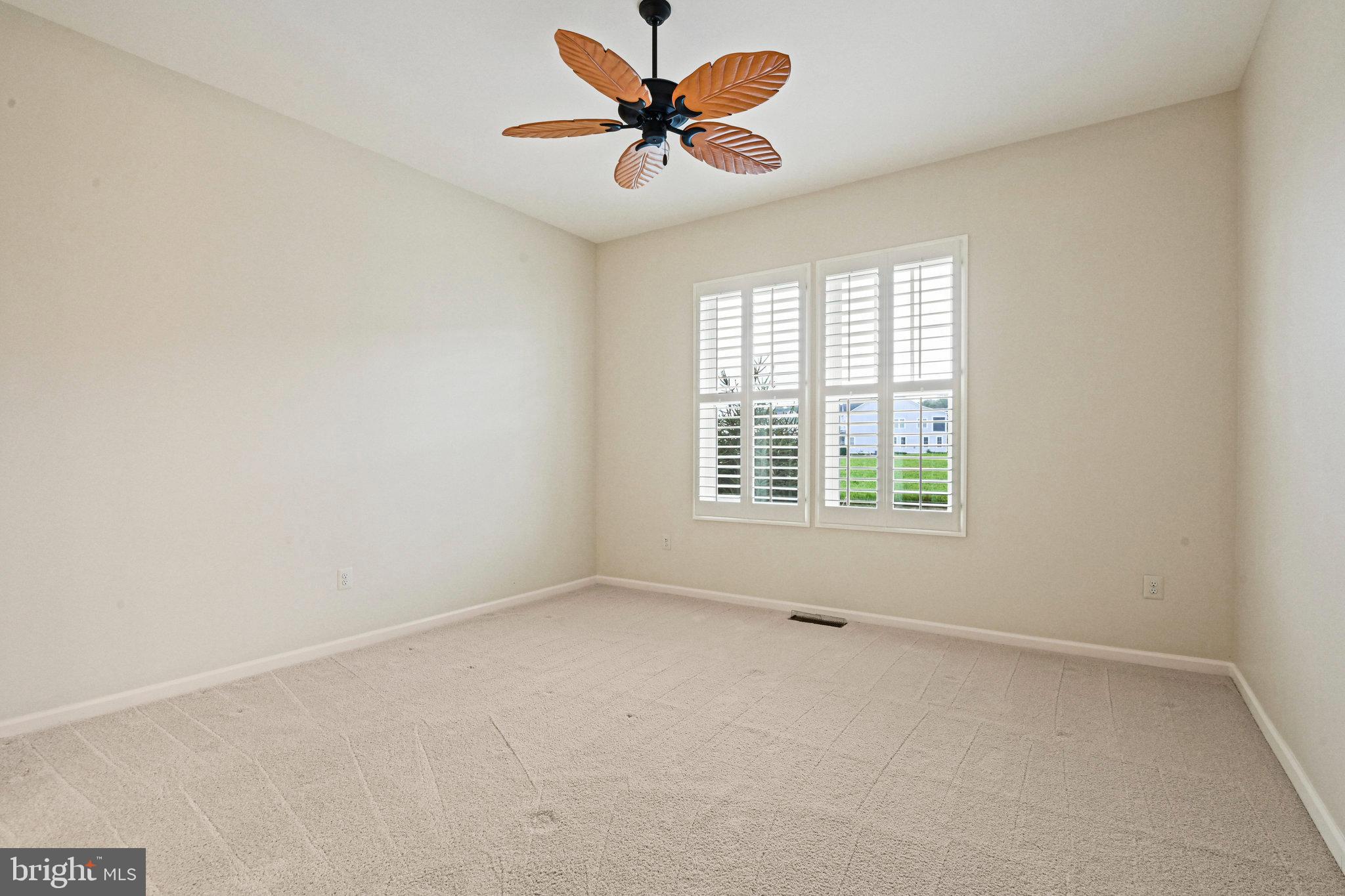 GREENS SOUTH AT WILLOWSF - Residential