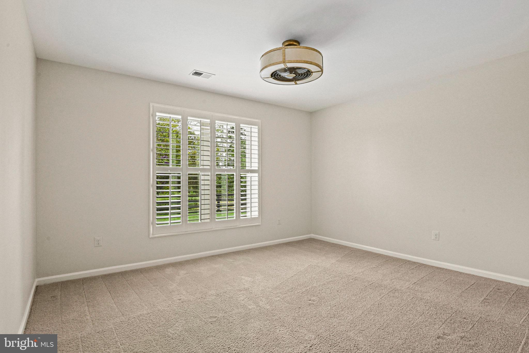 GREENS SOUTH AT WILLOWSF - Residential