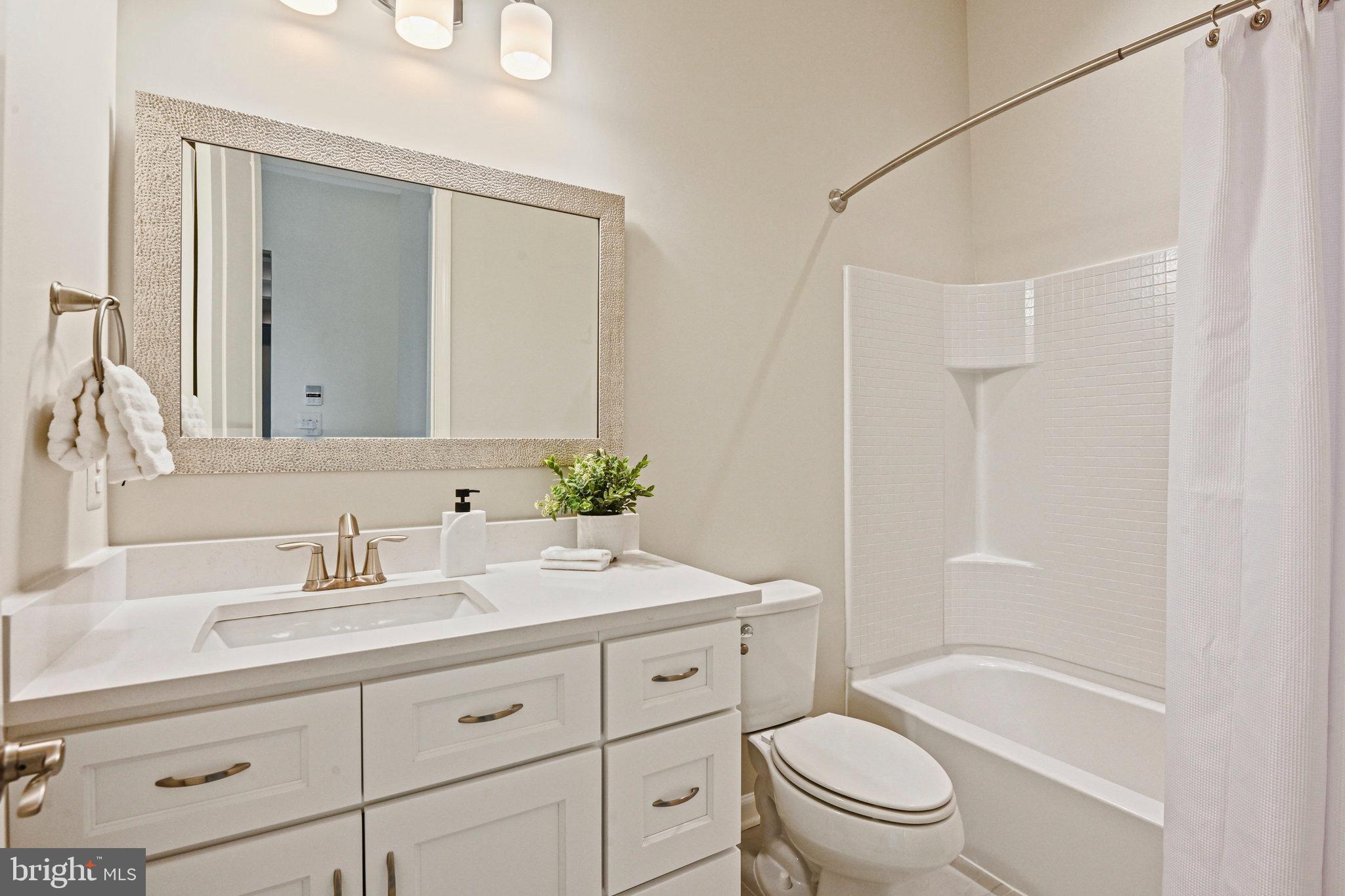 GREENS SOUTH AT WILLOWSF - Residential