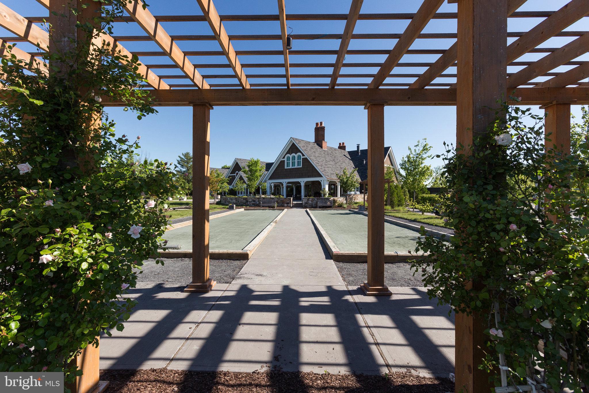 GREENS SOUTH AT WILLOWSF - Residential