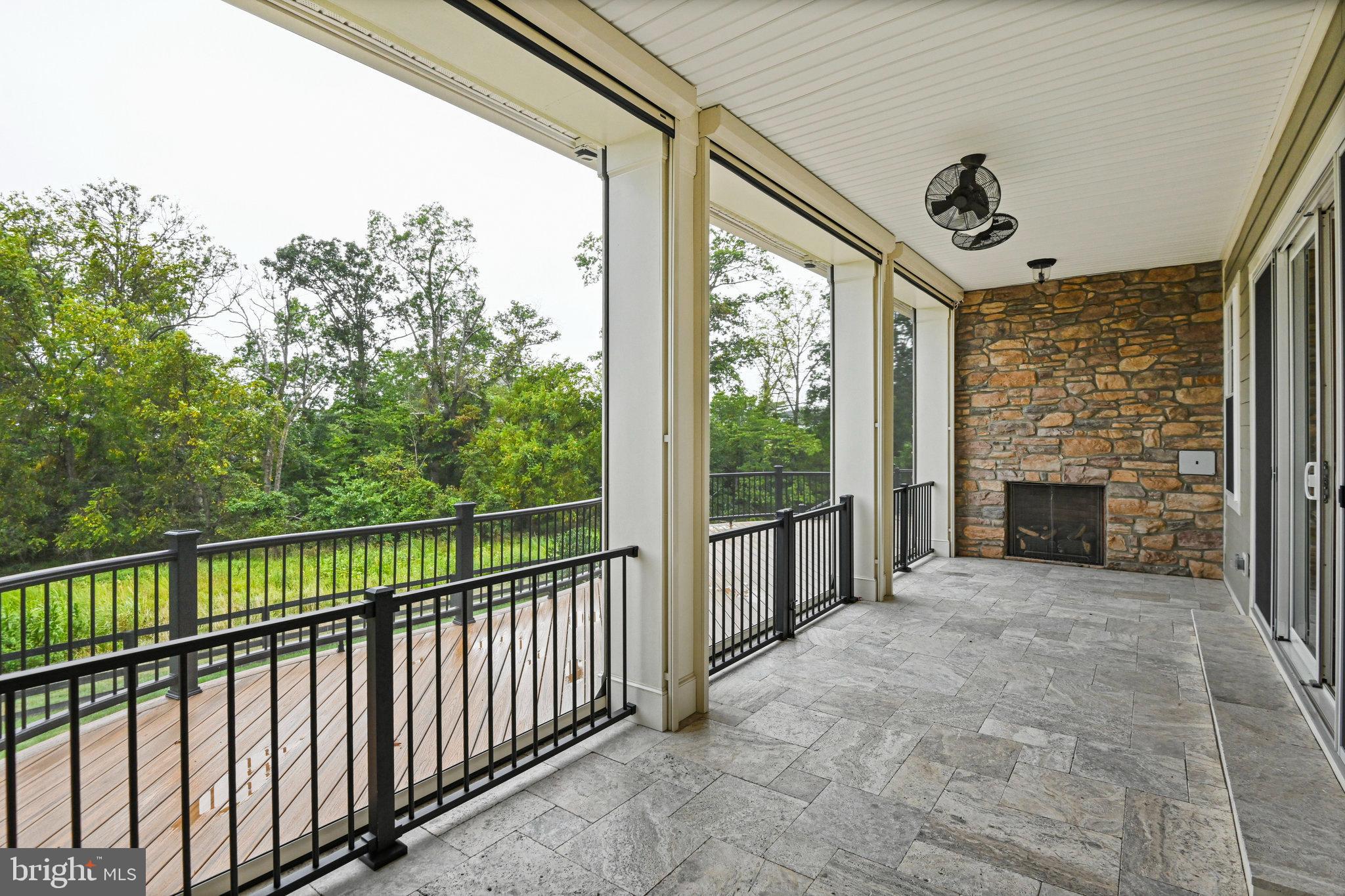 GREENS SOUTH AT WILLOWSF - Residential