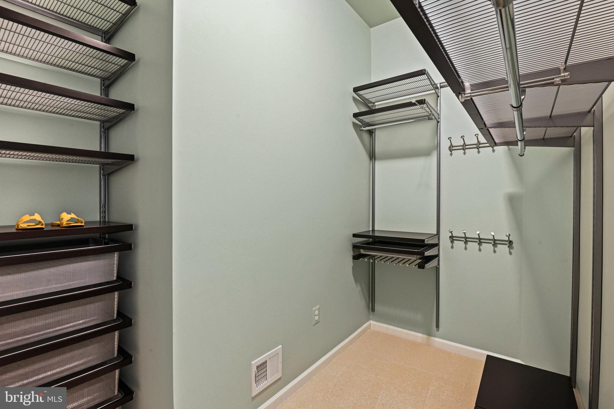 GREENS SOUTH AT WILLOWSF - Residential