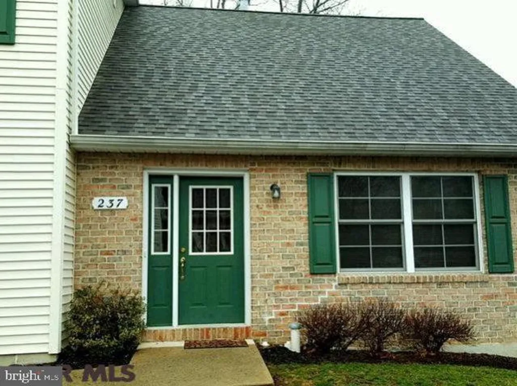 237 Amblewood Way, State College, PA 16803