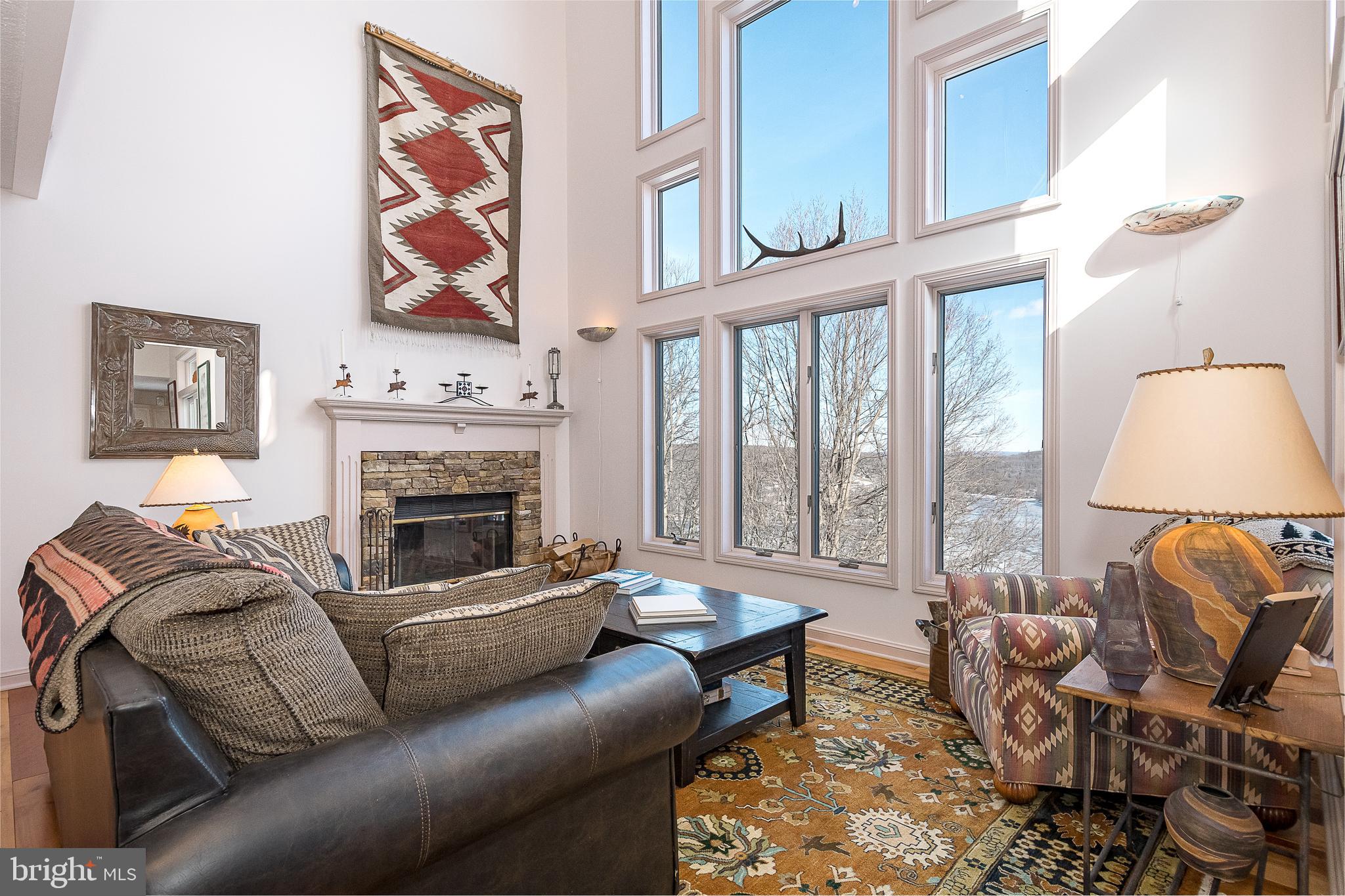 MOUNTAINSIDE - Residential