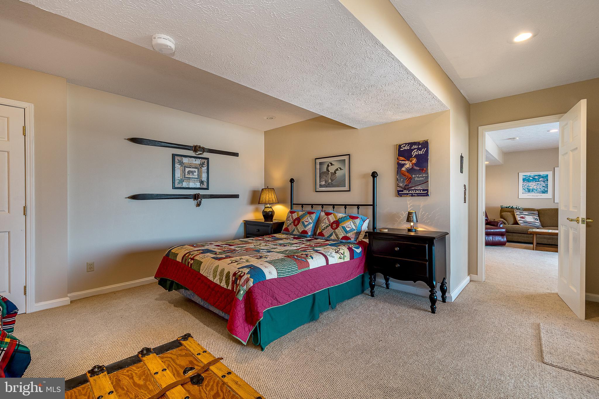 MOUNTAINSIDE - Residential