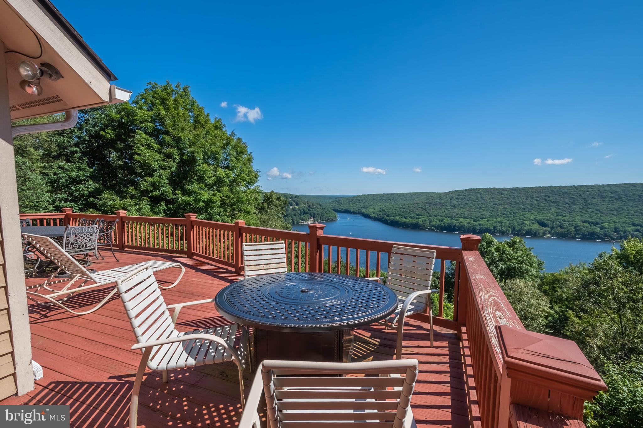 164 GRANDVIEW DRIVE