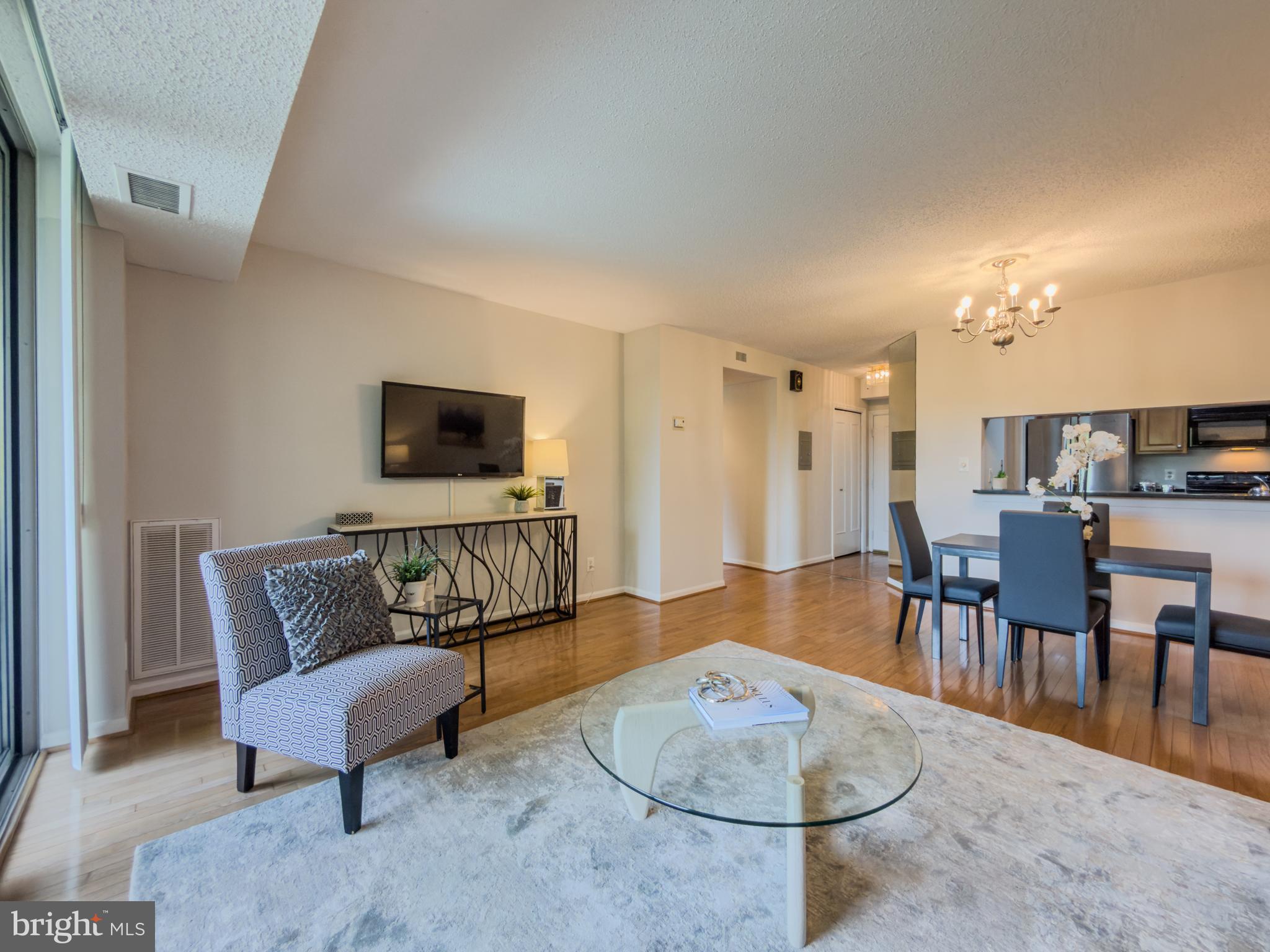 5800 NICHOLSON LANE 1-205