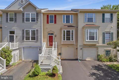 Townhouse For Rent - 46645 Brownwood Square<br/> STERLING, VA 20164
