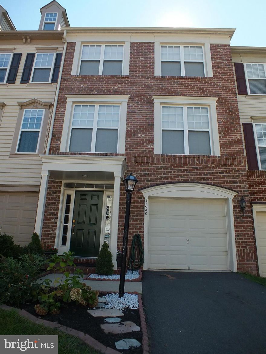 Well maintained attractive townhouse has it all. Stainless steel appliances.Cathedral ceiling in master bedroom with walk in closet. Master bath with separate shower. Deck & patio with great views. Backing to tree preserve & wetlands. Access to 3 pools. Close to all Broadlands has to offer, walk to shops, grocery and restaurants. Close to Rt. 267.