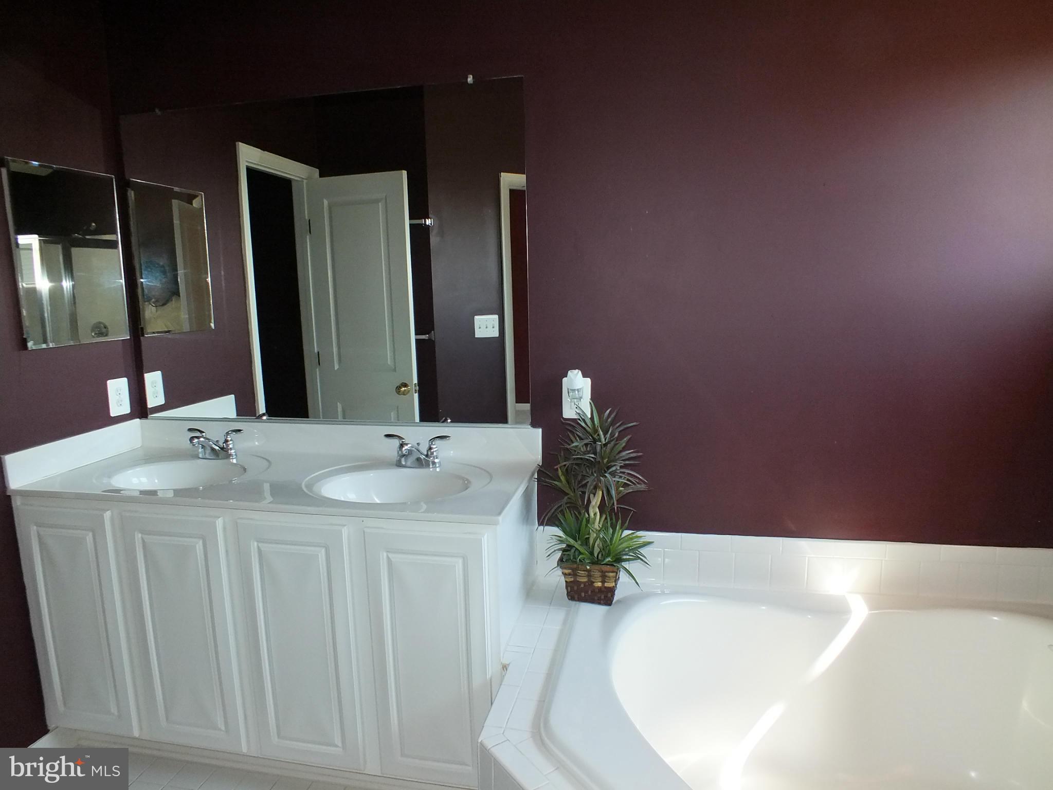 BROADLANDS SOUTH - Residential Lease