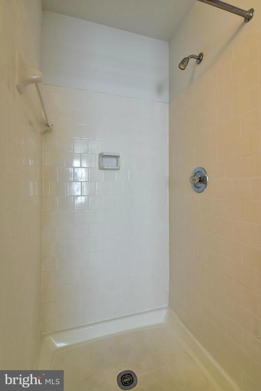 QUAIL HOLLOW - Residential