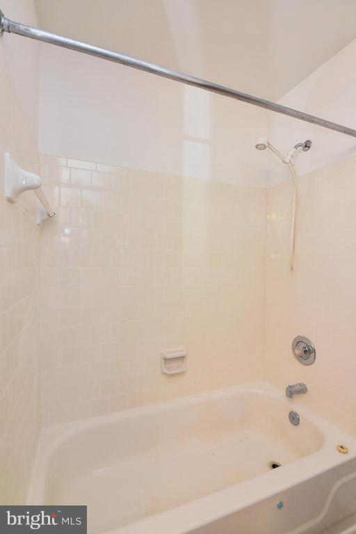 QUAIL HOLLOW - Residential