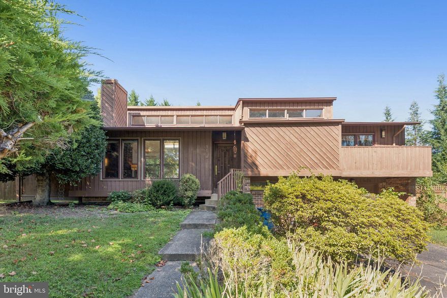 Be home for the holidays & ring in the new year!!! This contemporary home offers the perfect blend of privacy and convenience, ideally situated on Chain Bridge Rd for easy commuting while maintaining a peaceful, private setting. Step inside to discover a bright and inviting interior filled with an abundance of natural light, creating a warm and welcoming atmosphere throughout. The 3 bedrooms and 3 bathrooms with 1 car  garage home provides ample space for comfortable living, ideal for individuals, couples, or families. Enjoy outdoor relaxation and entertainment on the spacious backyard deck and patio — perfect for gatherings or quiet evenings. The balcony off the primary suite is ideal for enjoying the morning coffee. Excellent McLean, Longfellow and Franklin Sherman school pyramid. Don’t miss out on this exceptional rental opportunity that combines style, comfort, and unbeatable location!