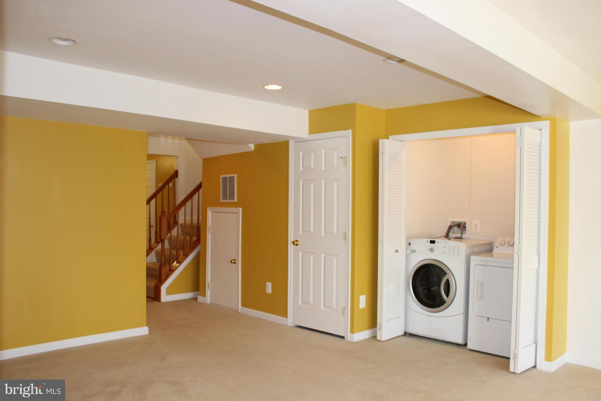 LAKELAND PLACE - Residential