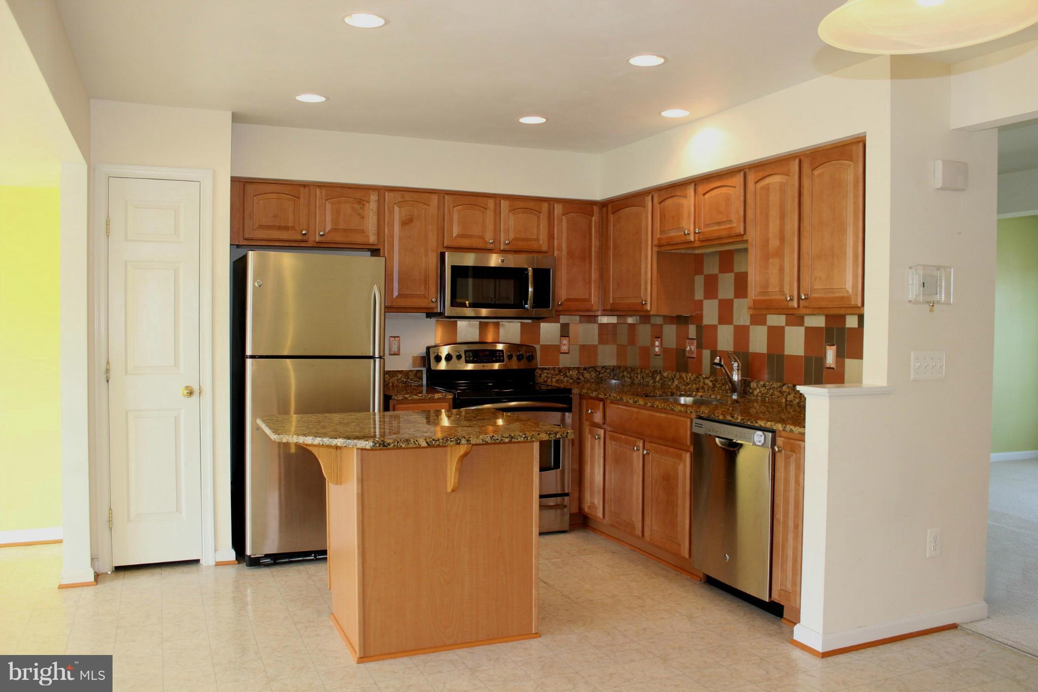 LAKELAND PLACE - Residential