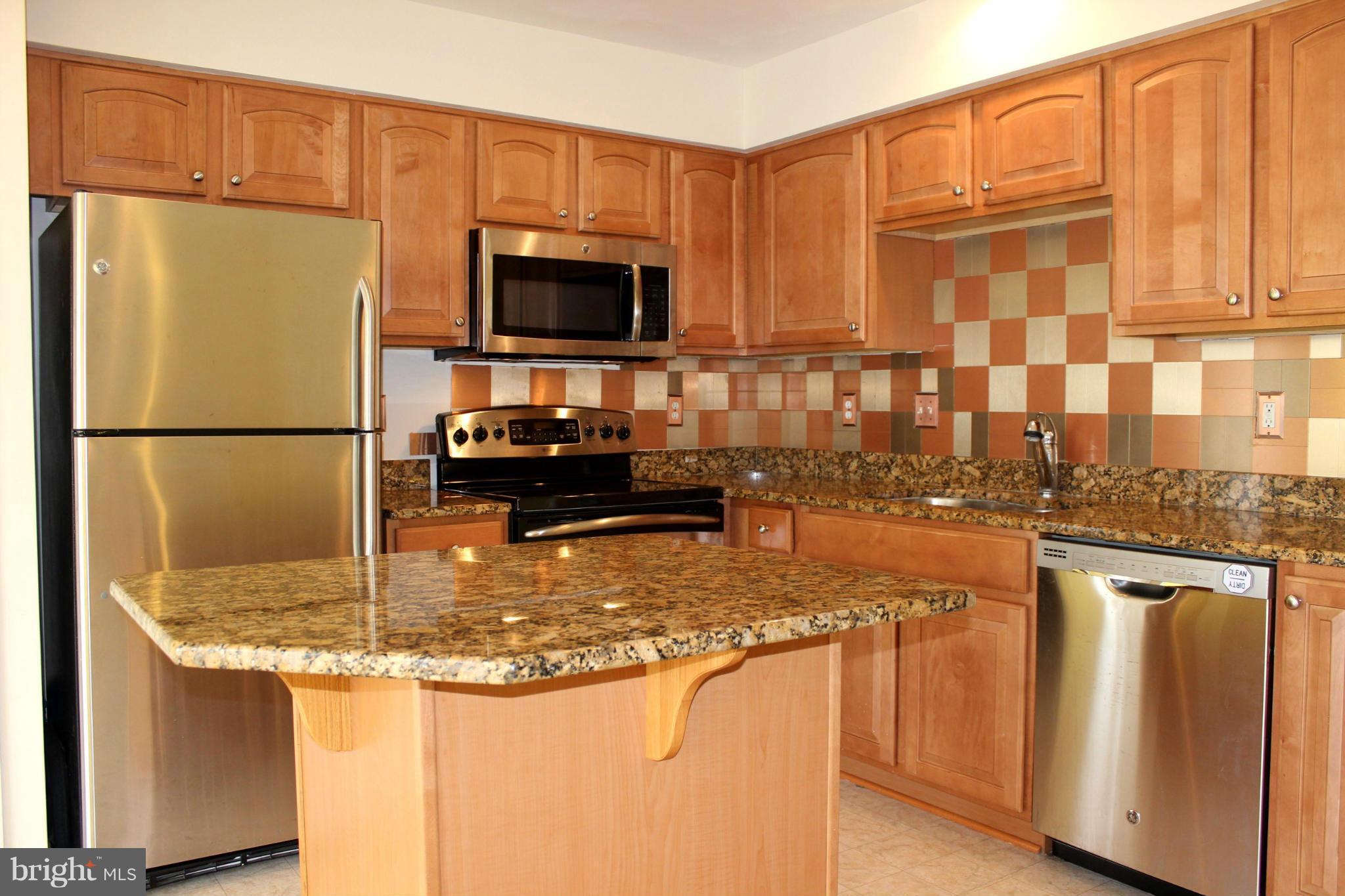 LAKELAND PLACE - Residential