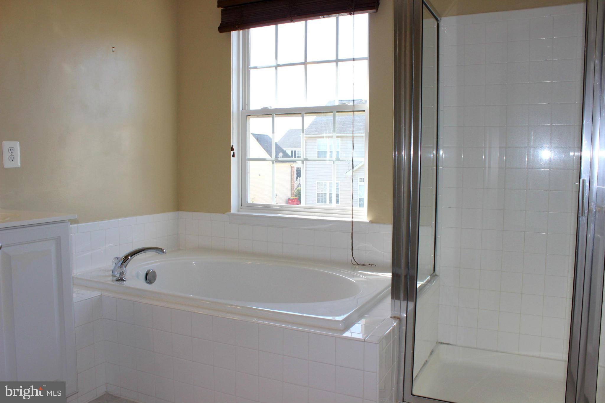 LAKELAND PLACE - Residential