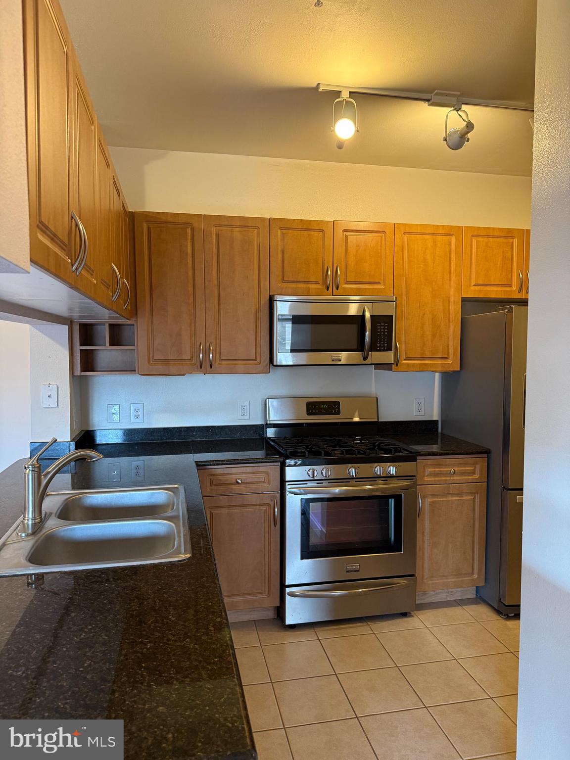 LEGATO CORNER - Residential Lease