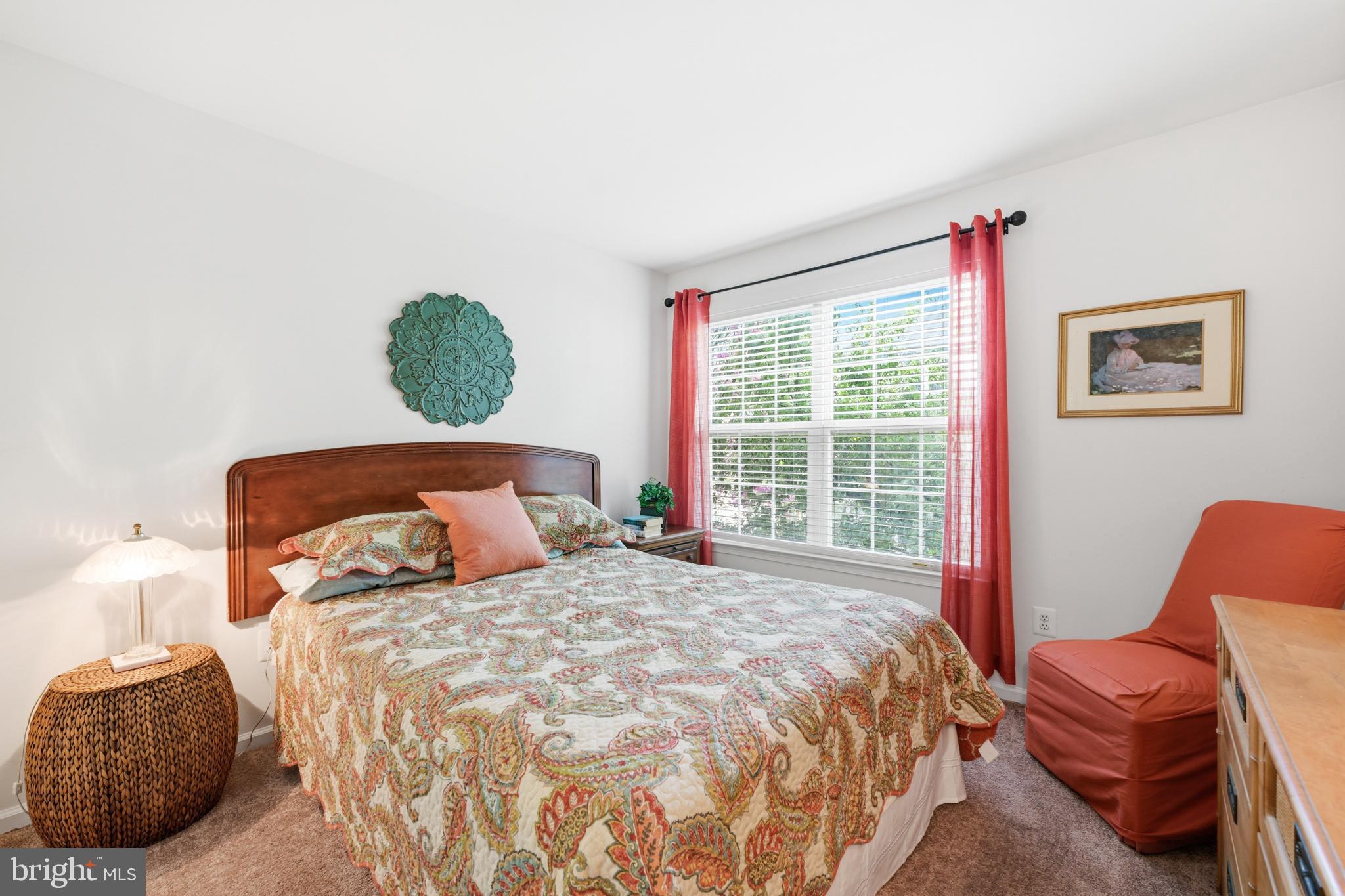 MAKEFIELD GLEN - Residential