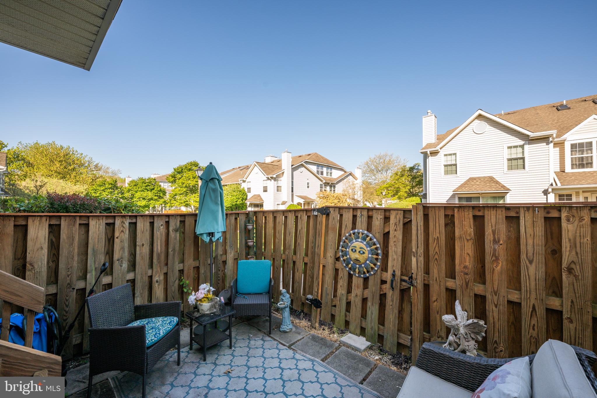 MAKEFIELD GLEN - Residential