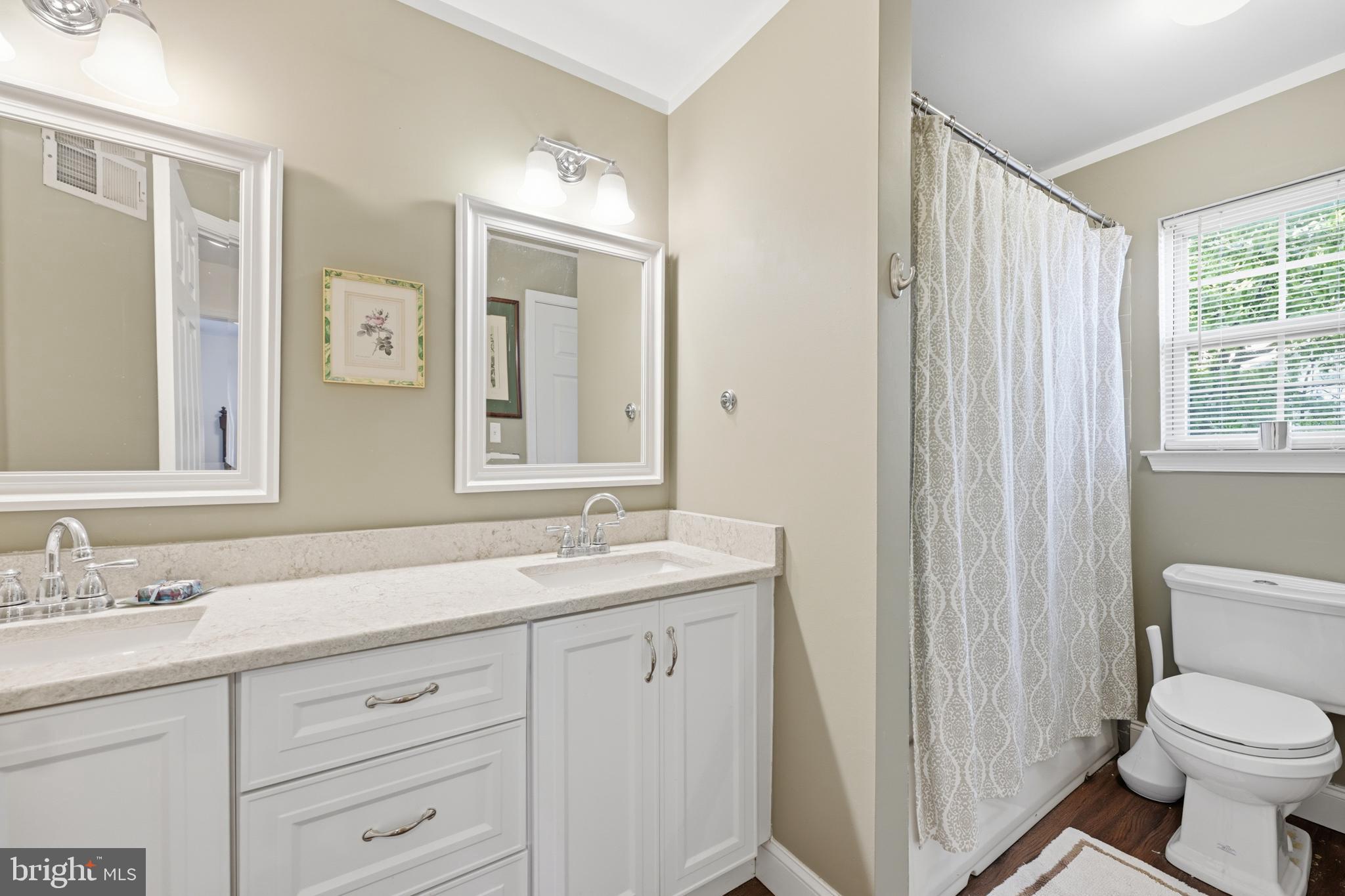 MAKEFIELD GLEN - Residential