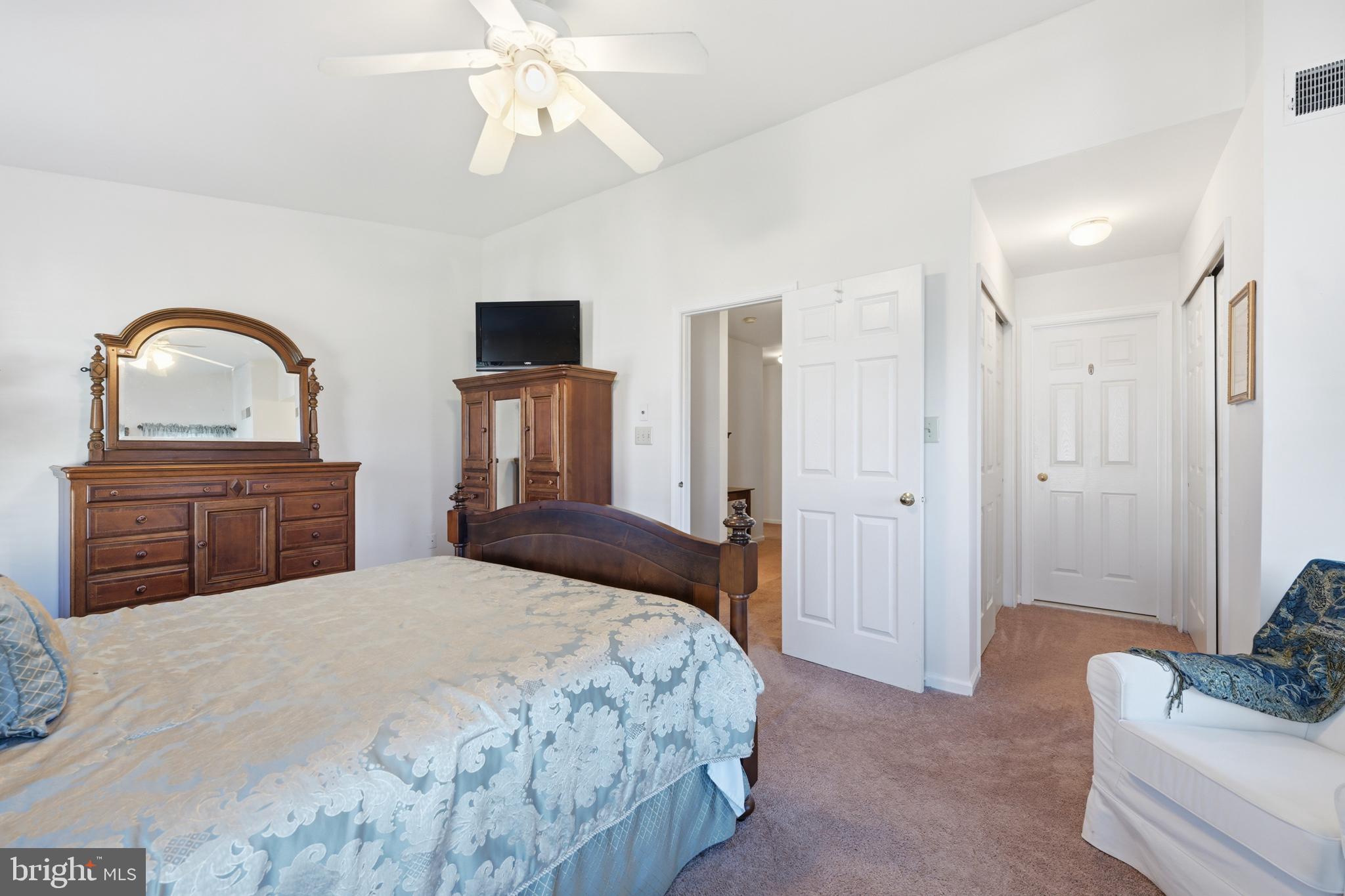 MAKEFIELD GLEN - Residential