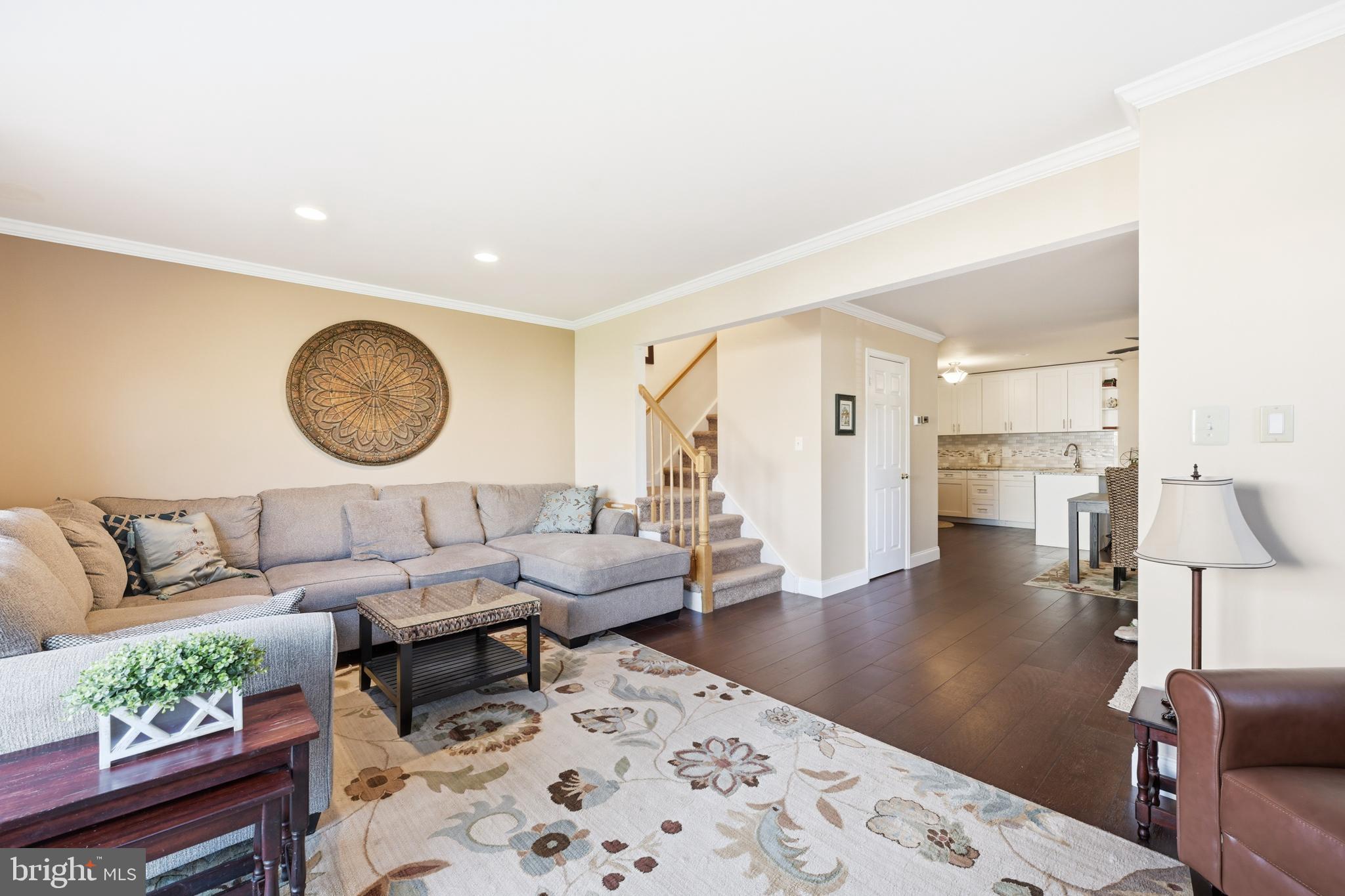 MAKEFIELD GLEN - Residential