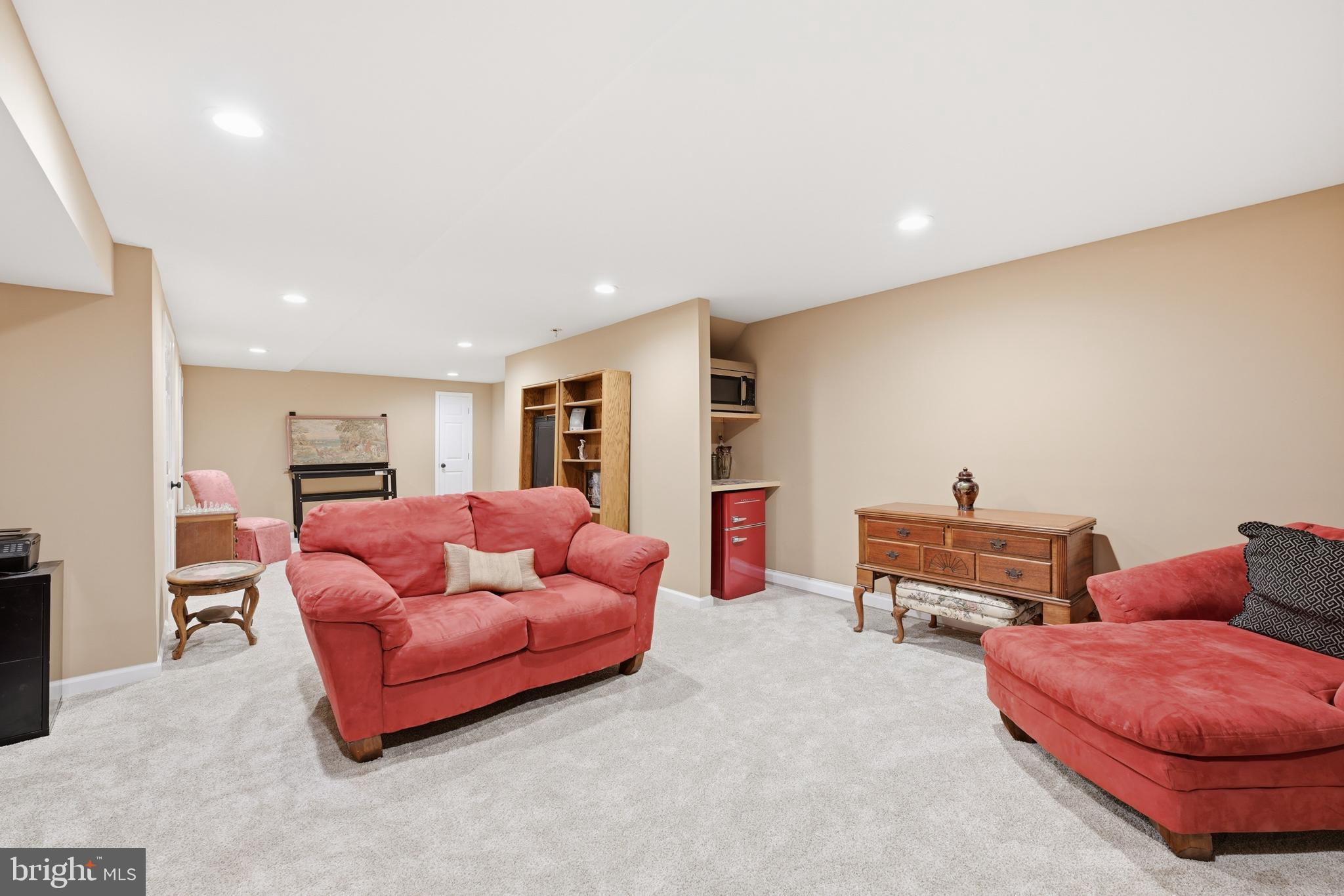 MAKEFIELD GLEN - Residential