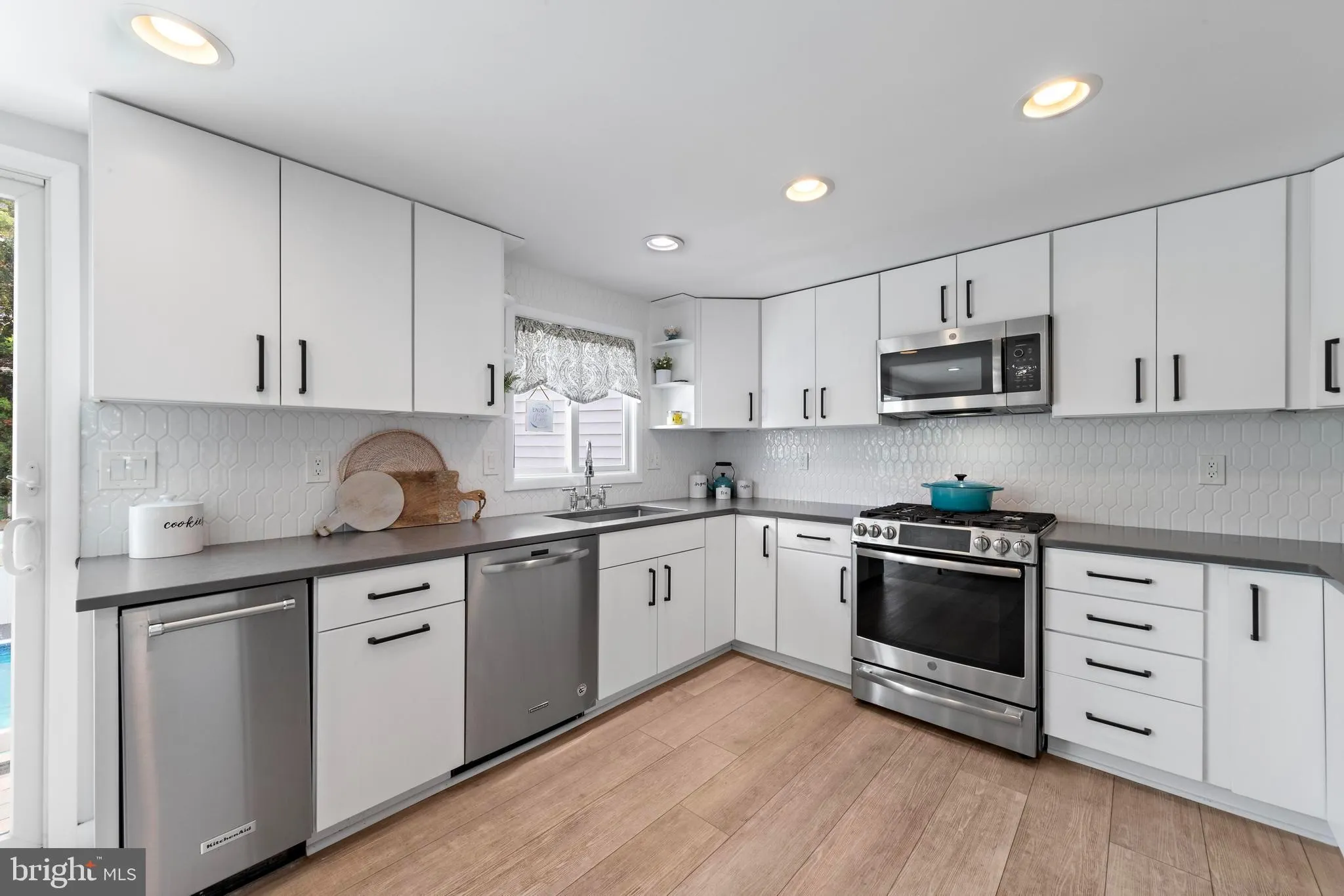 Long Beach Township, New Jersey 08008, United States, 5 Bedrooms Bedrooms, ,3 BathroomsBathrooms,Residential,Active,160154