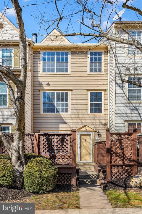 Photo of 19742 Teakwood Circle #52, GERMANTOWN, MD 20874 (MLS # MDMC2218144)