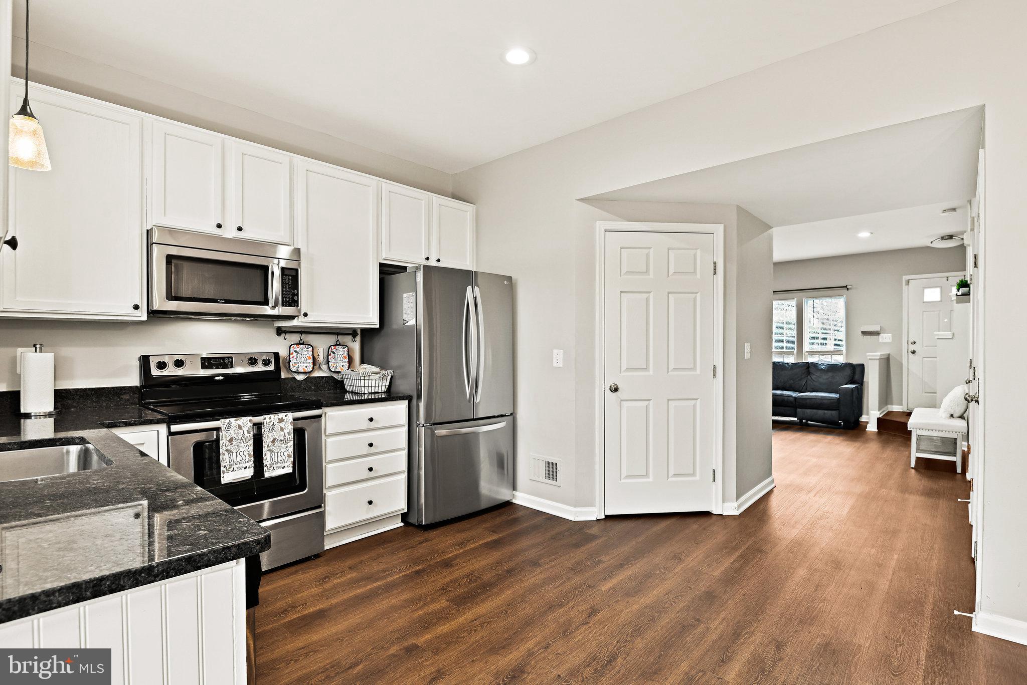 ASHBURN VILLAGE - Residential