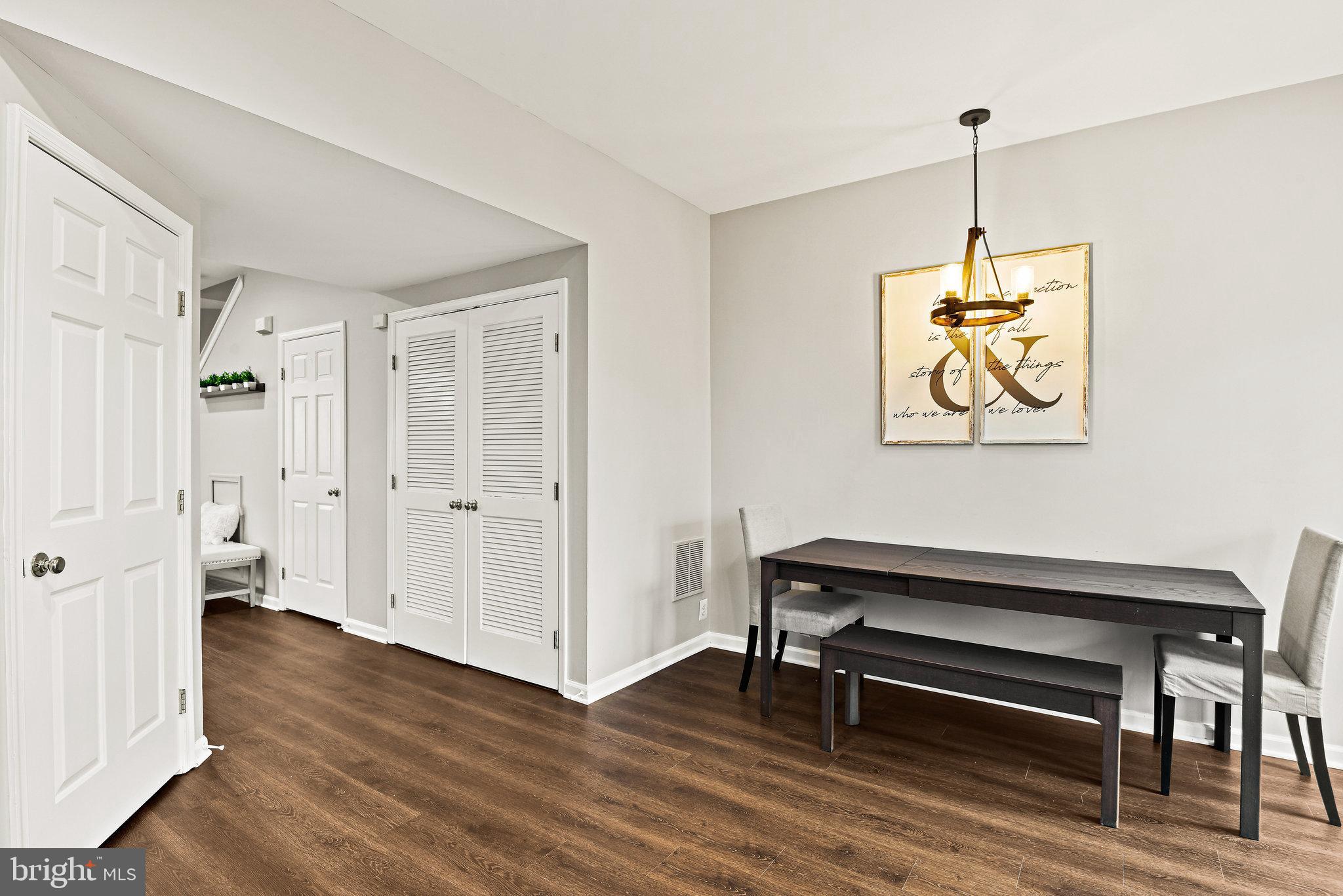 ASHBURN VILLAGE - Residential