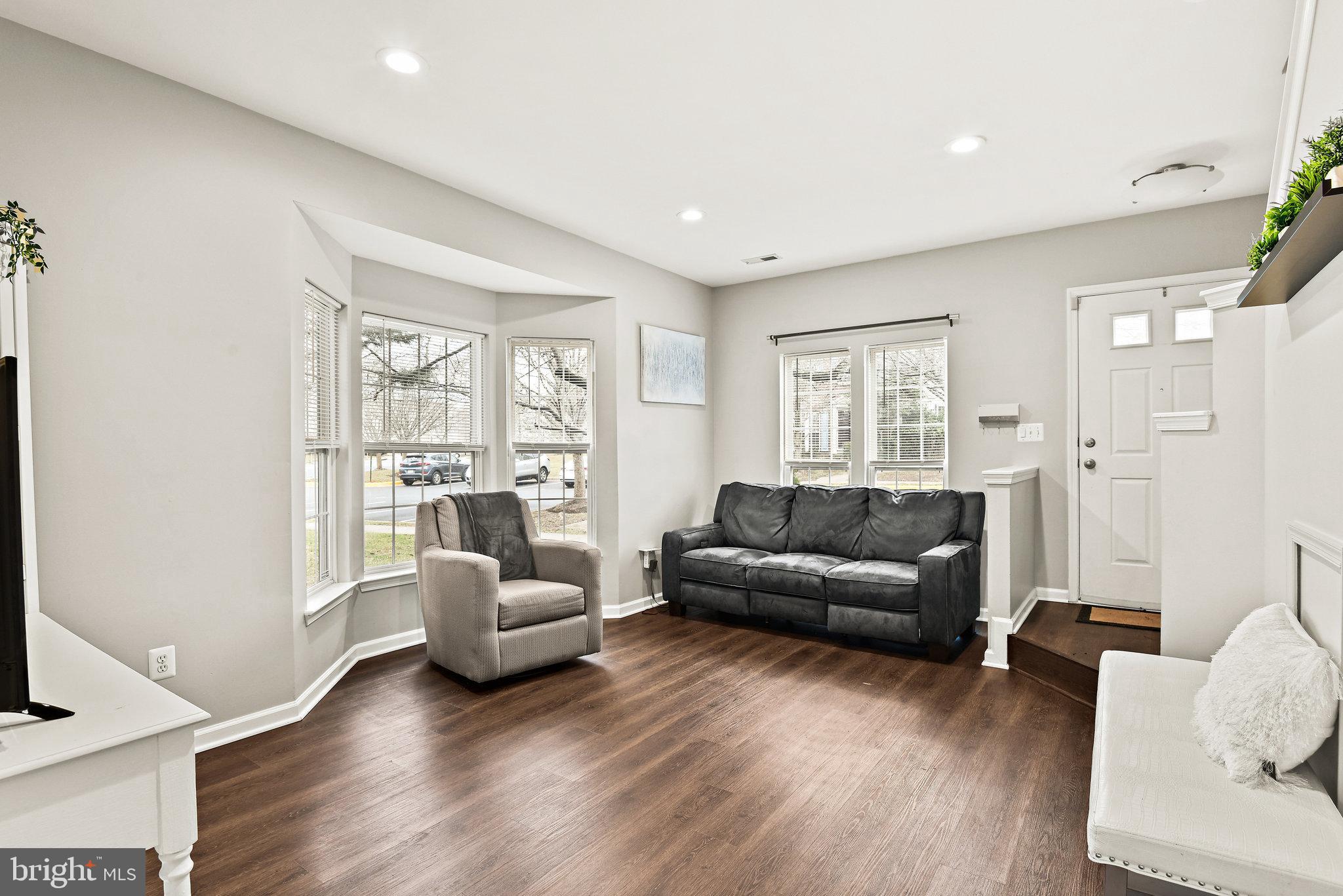 ASHBURN VILLAGE - Residential