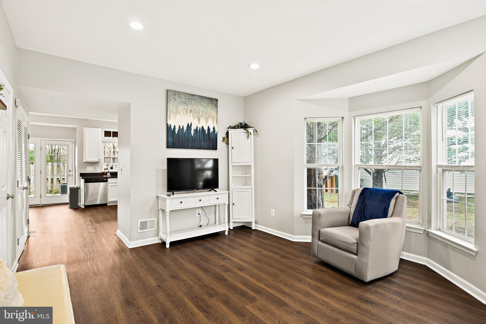 ASHBURN VILLAGE - Residential