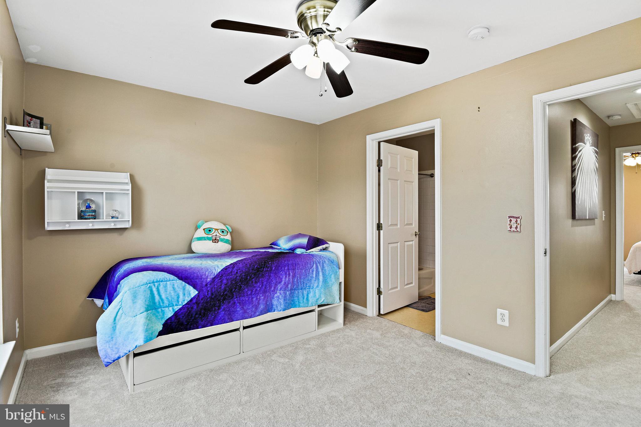 ASHBURN VILLAGE - Residential