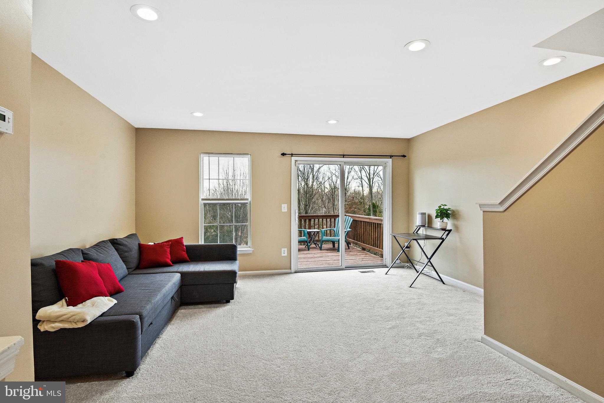 ASHBURN VILLAGE - Residential