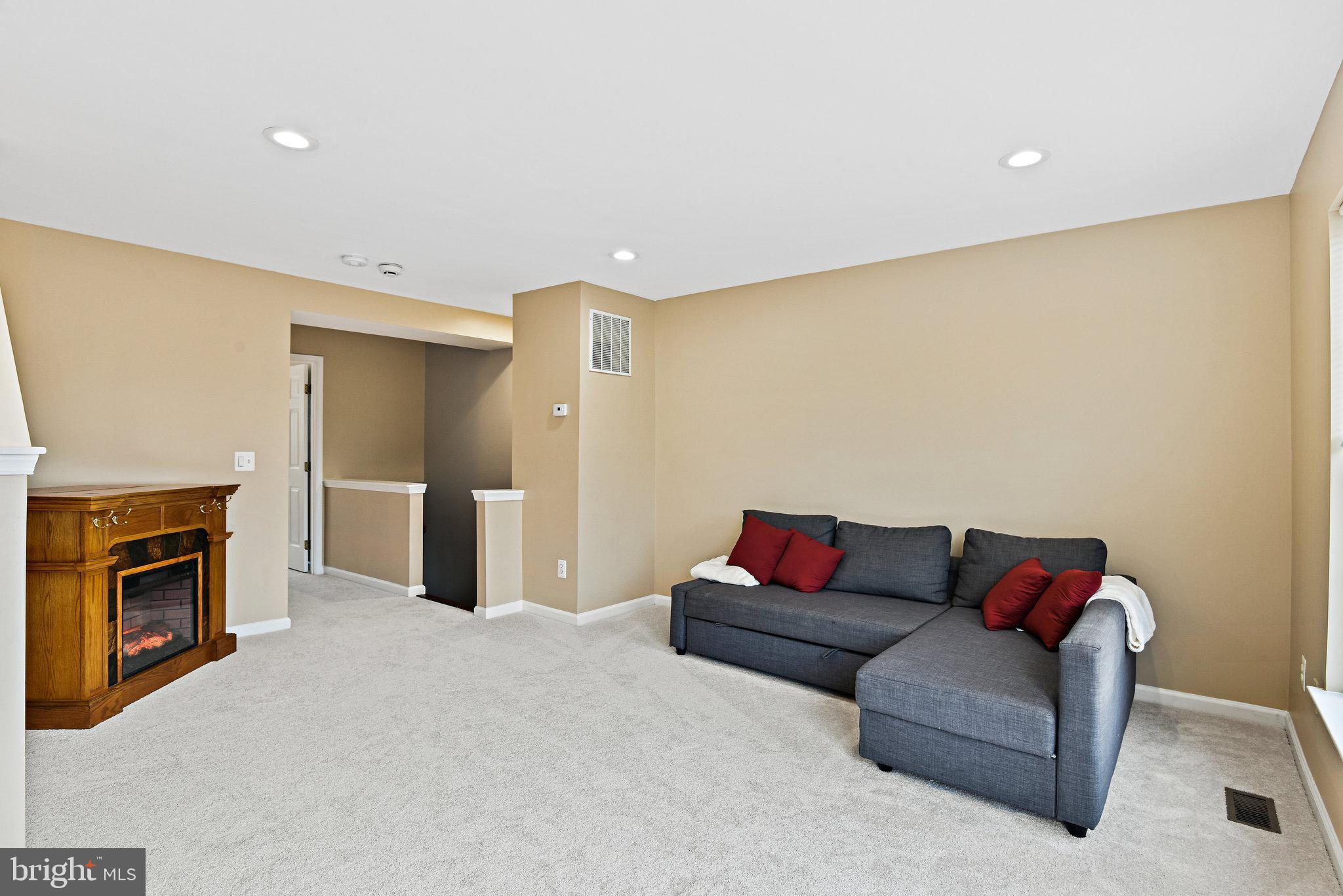 ASHBURN VILLAGE - Residential