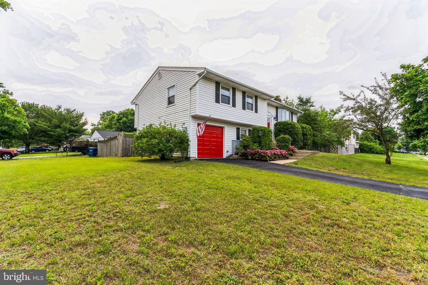 Immaculately maintained home ready to be yours! Seller has taken phenomenal care of the home and it shows with how neat and tidy it is kept. 3 full bathrooms and oversized 1 car garage with extra space for storage put this one over the top. Large backyard perfect to host any gathering. Don't miss this one!